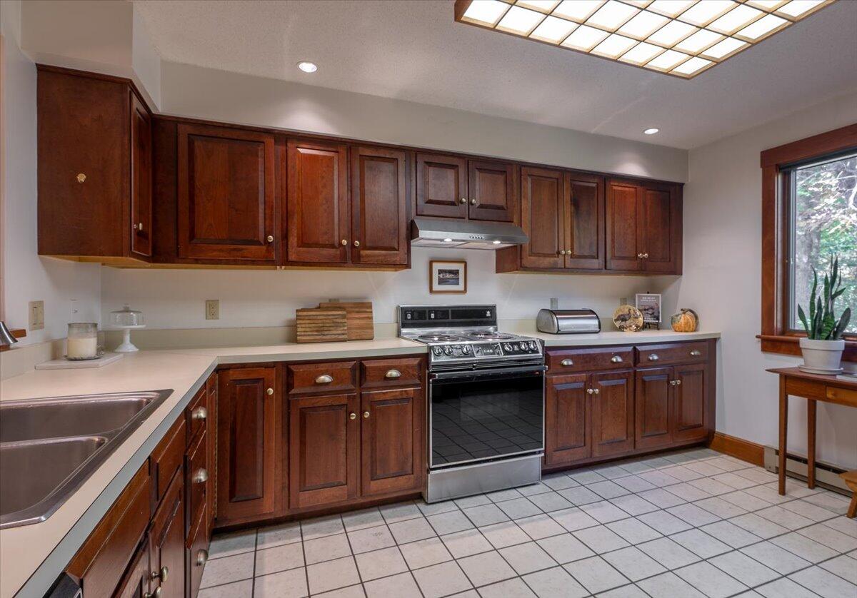 10 Harbor Drive, 10, Lincolnville Unit: 10