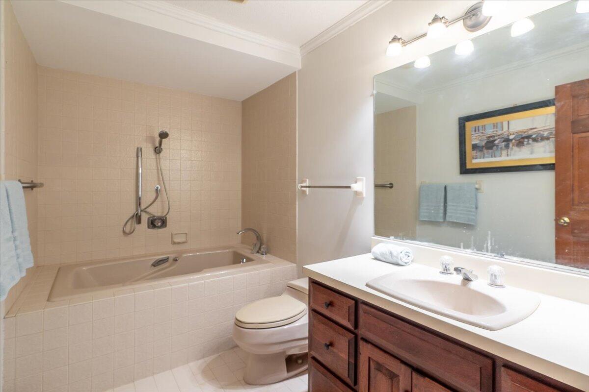 10 Harbor Drive, 10, Lincolnville Unit: 10