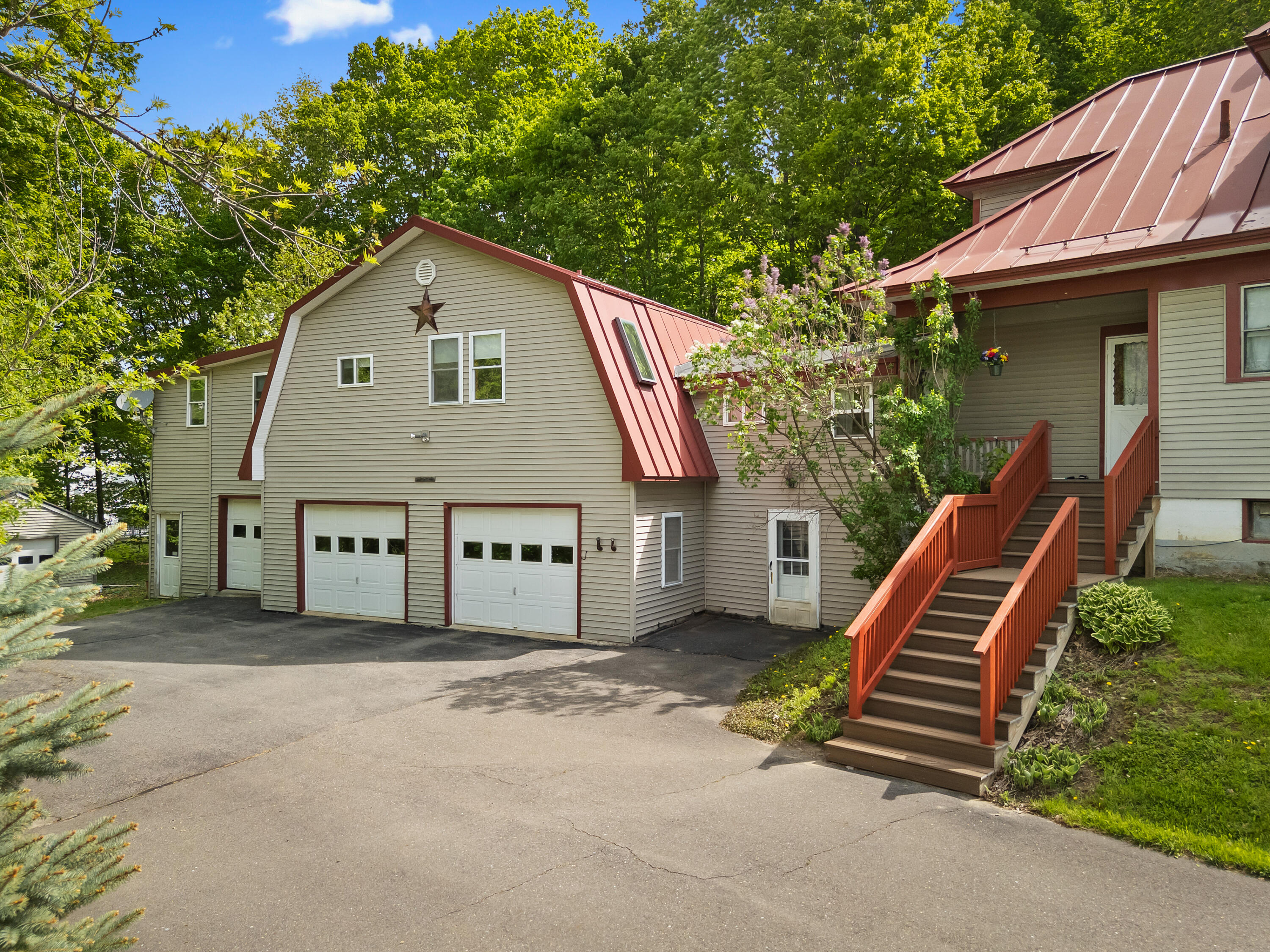 28 Main Street Hill