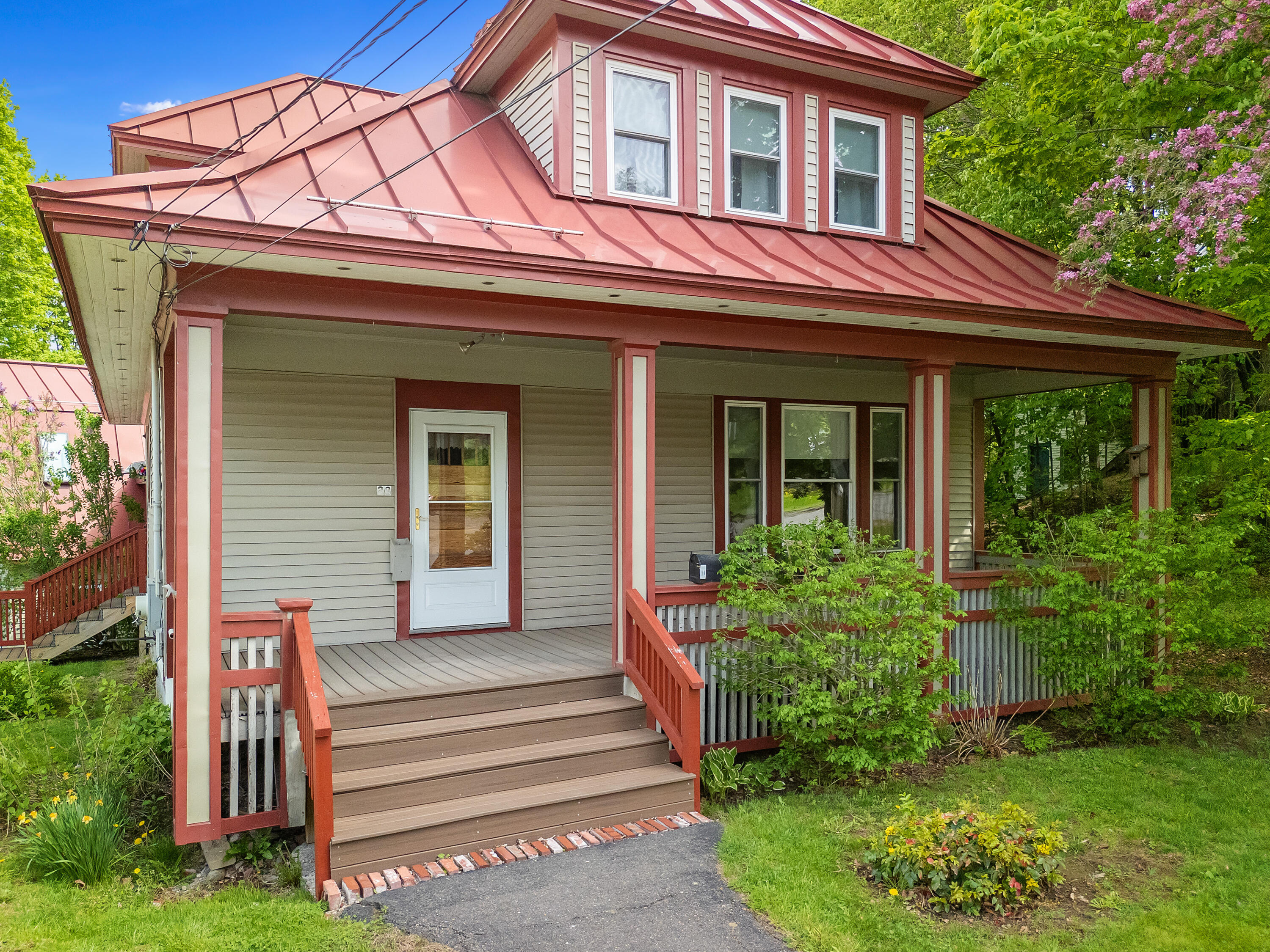 28 Main Street Hill