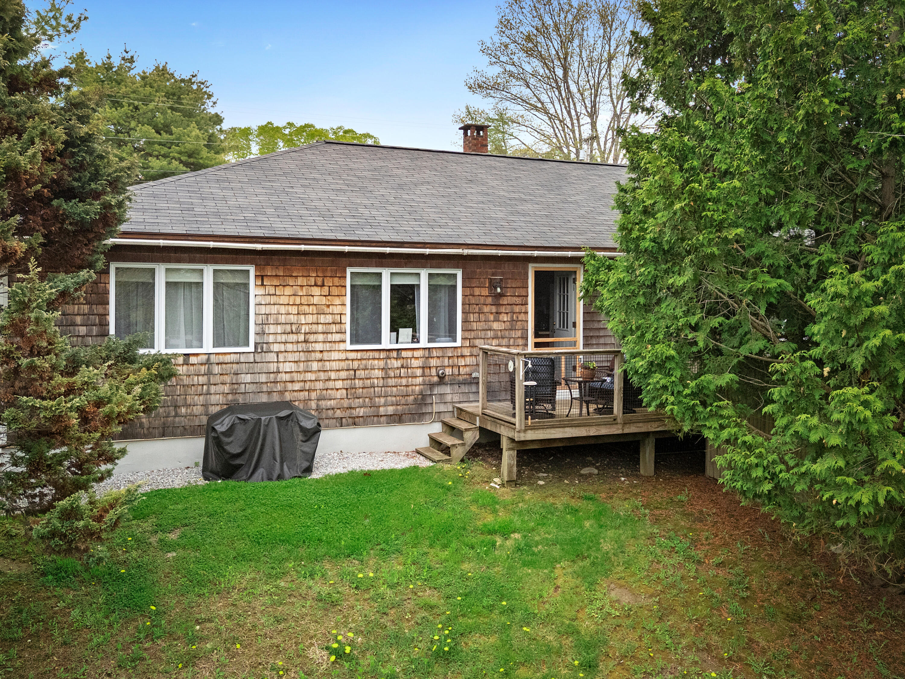 1096 Middle Road