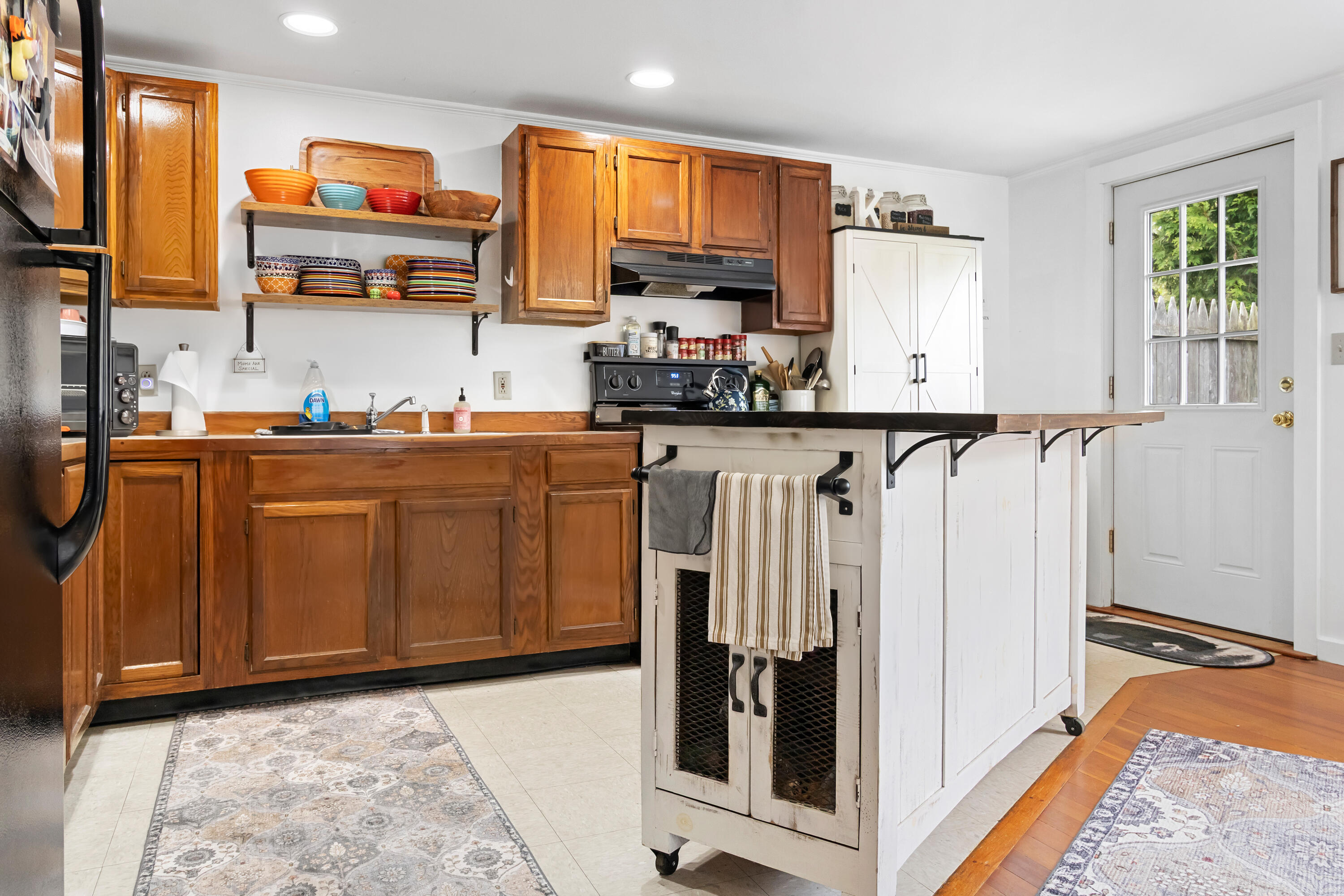 1096 Middle Road