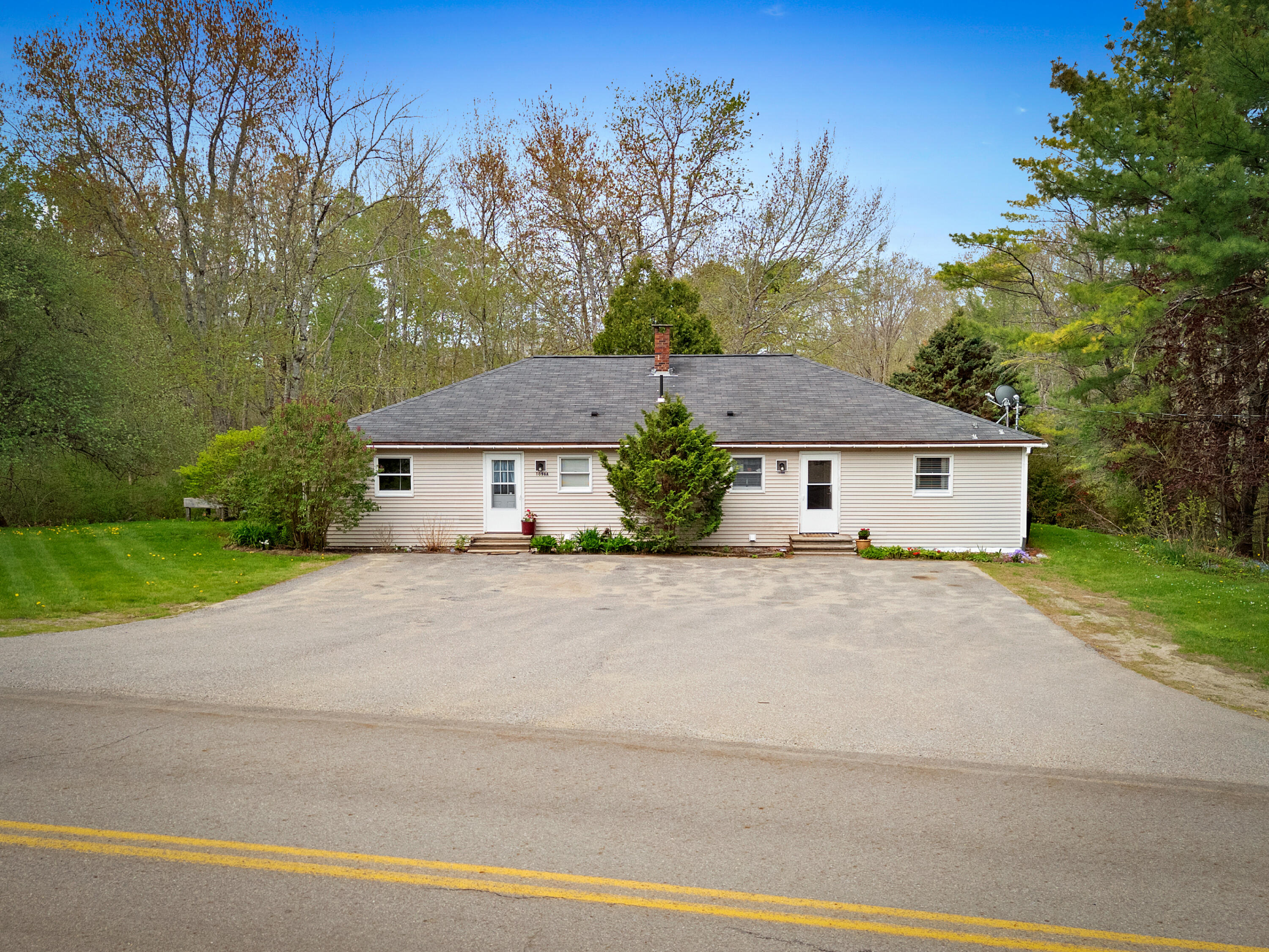 1096 Middle Road