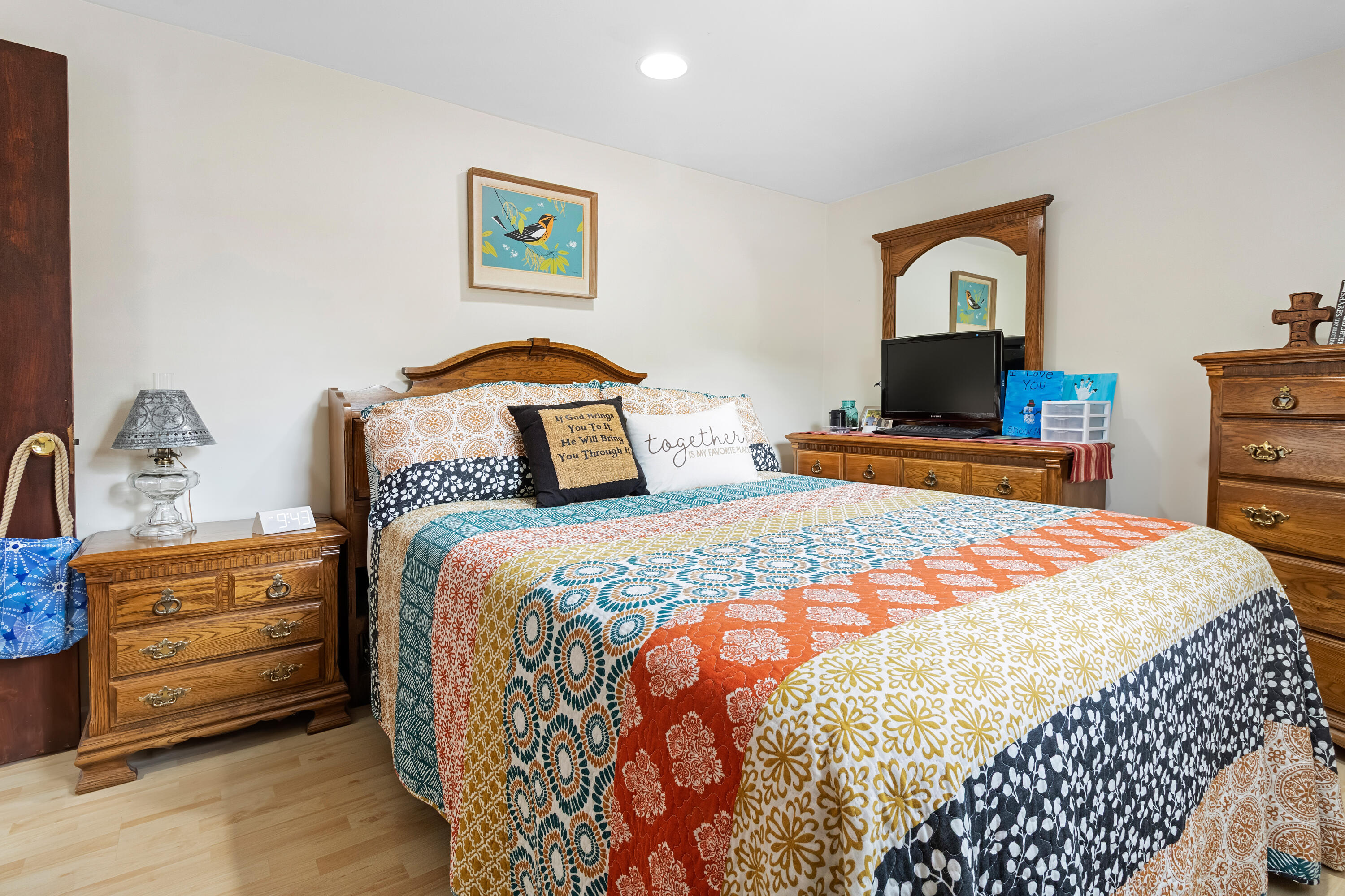 1096 Middle Road