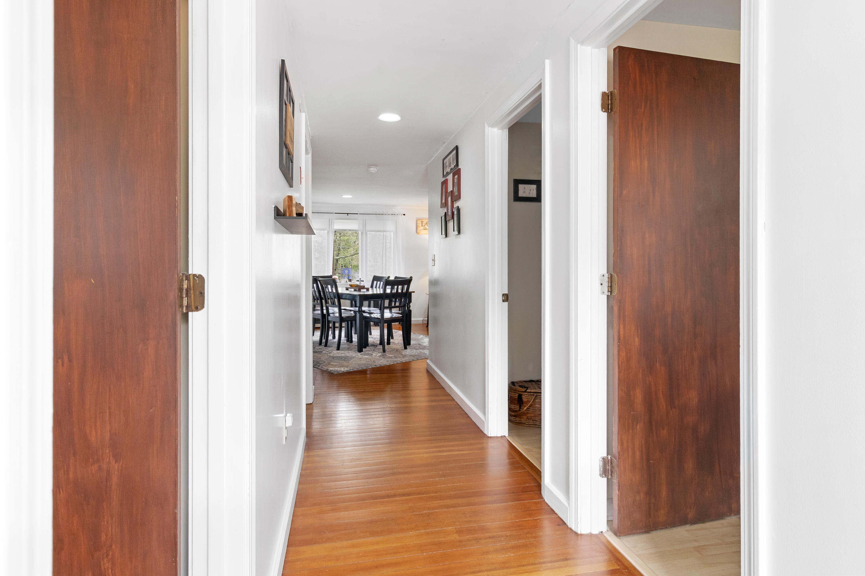 1096 Middle Road