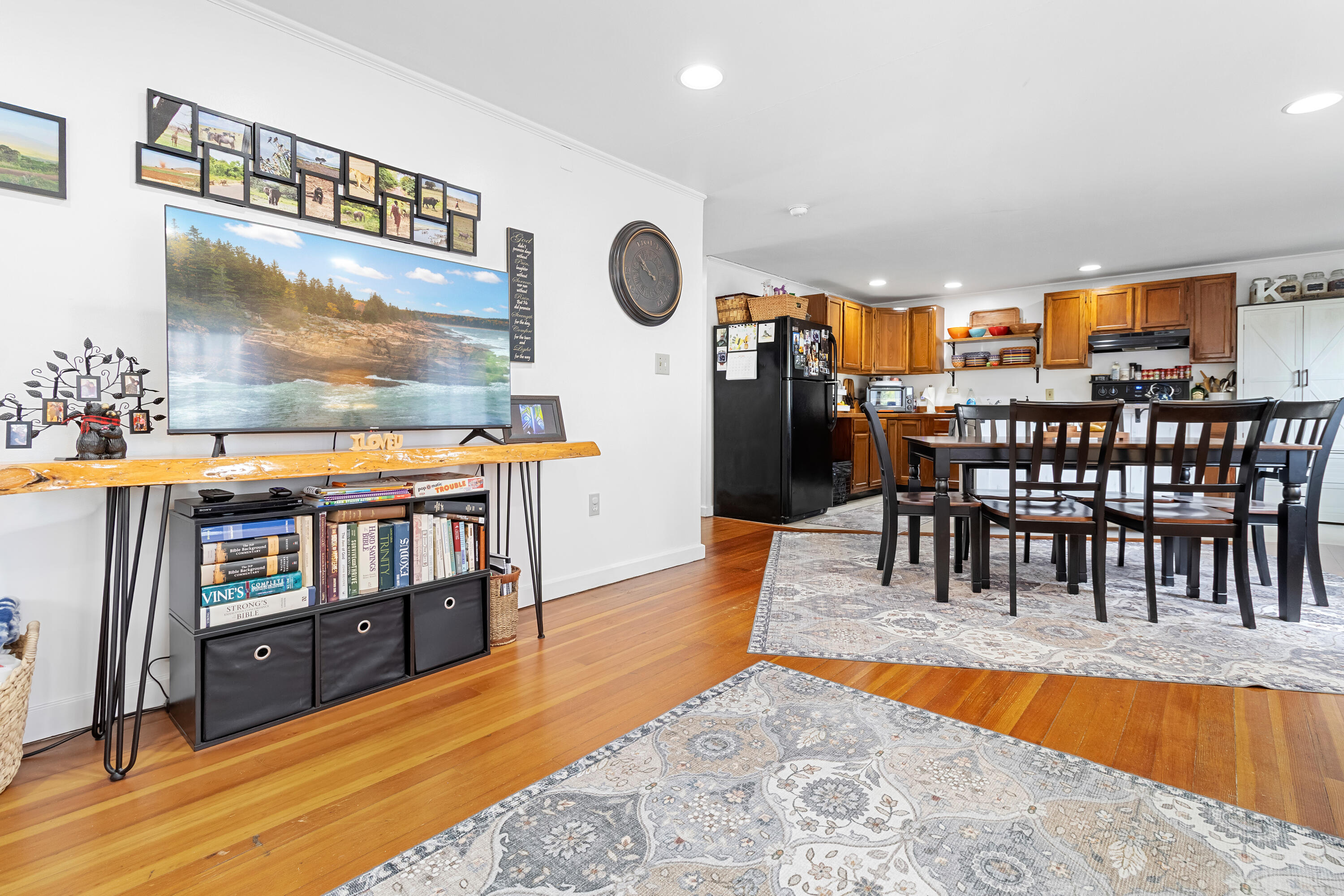 1096 Middle Road