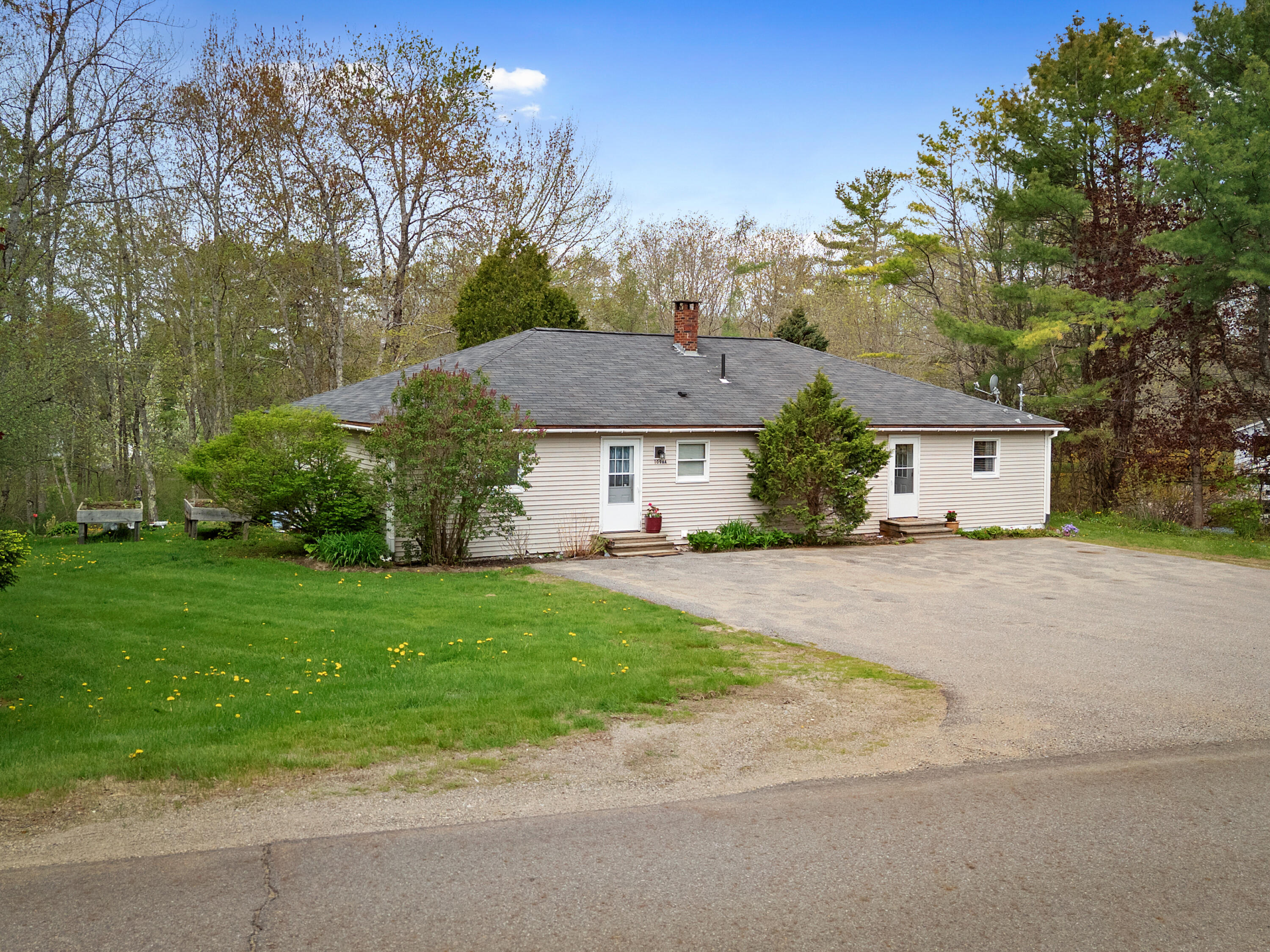 1096 Middle Road
