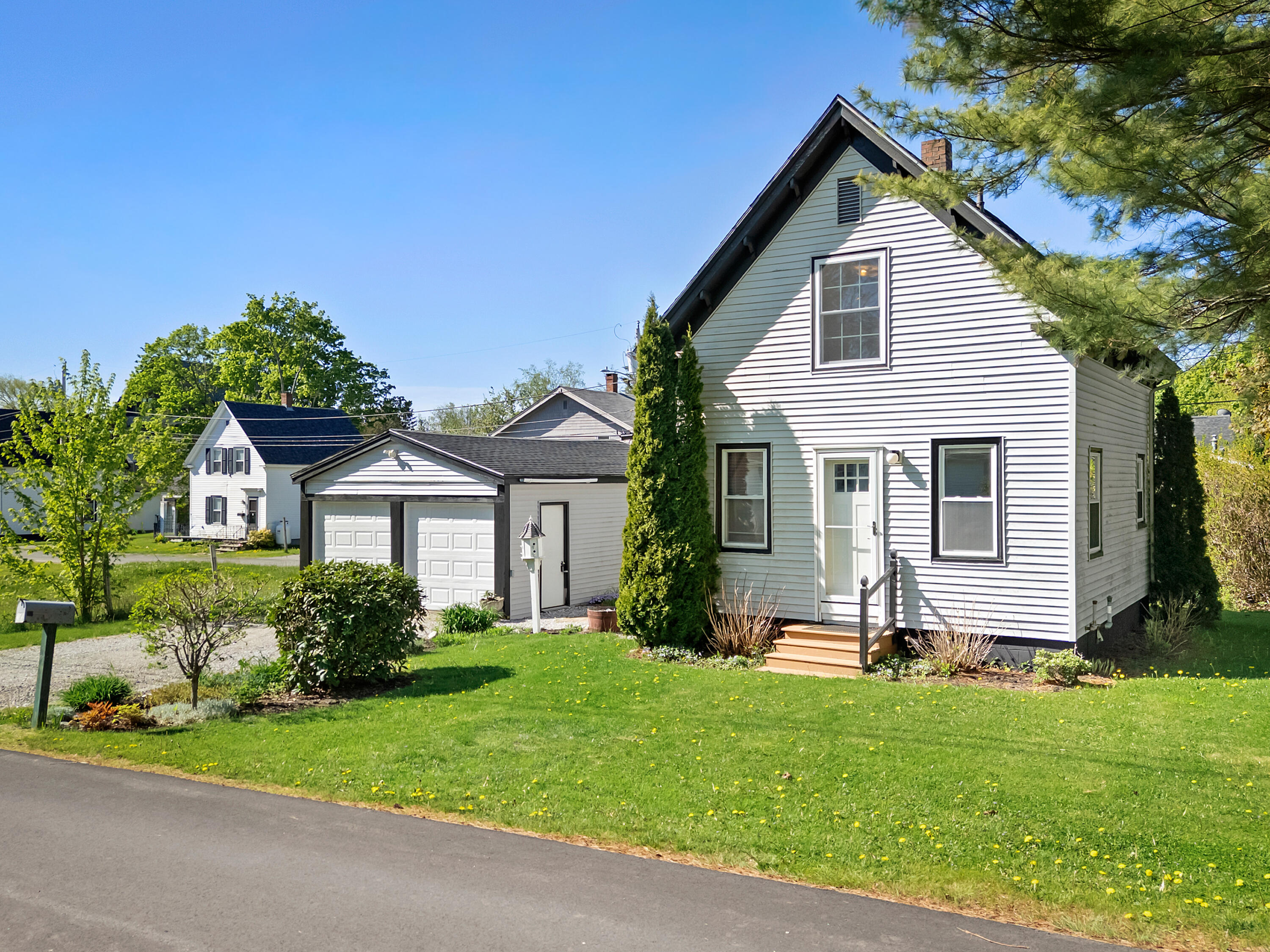 30 Admontem Avenue