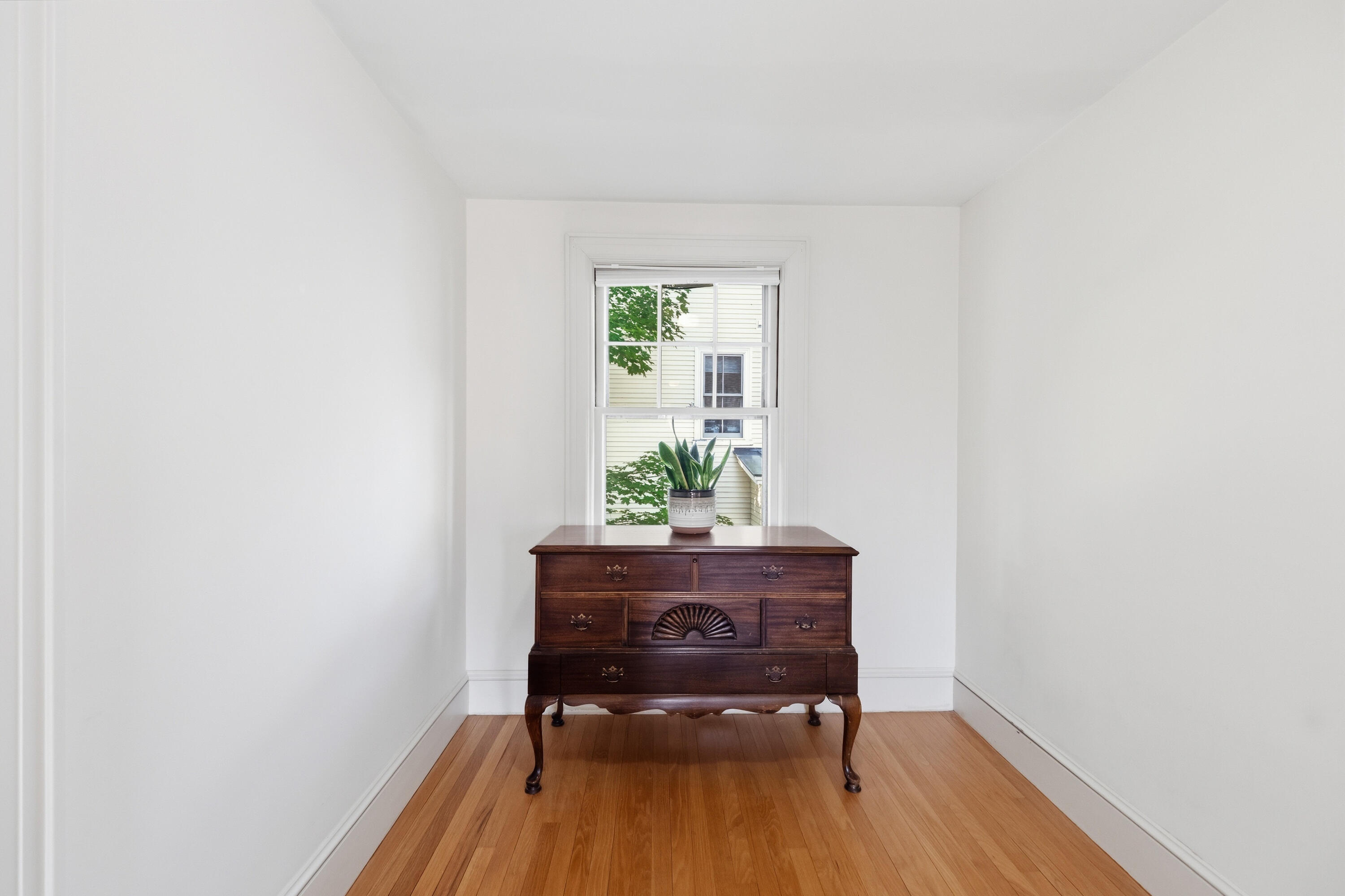 76 Limerock Street