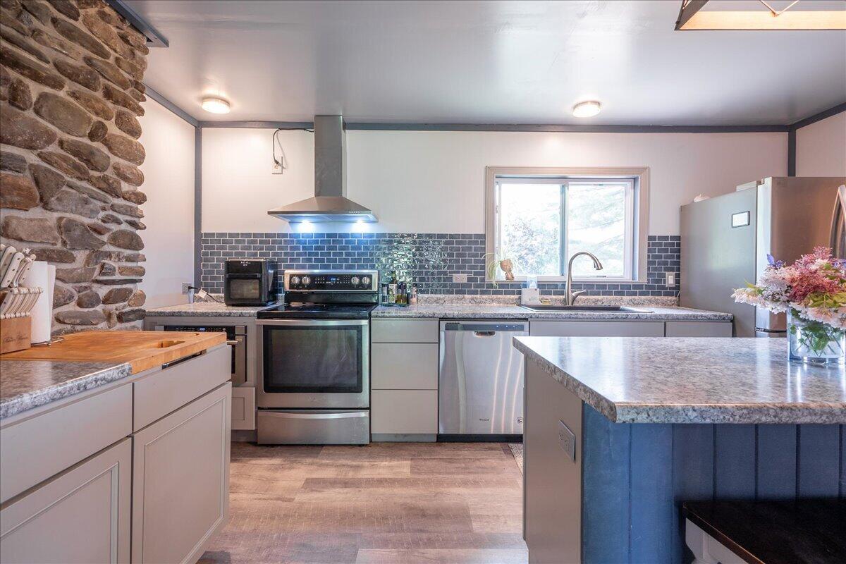 22 Oyster River Road