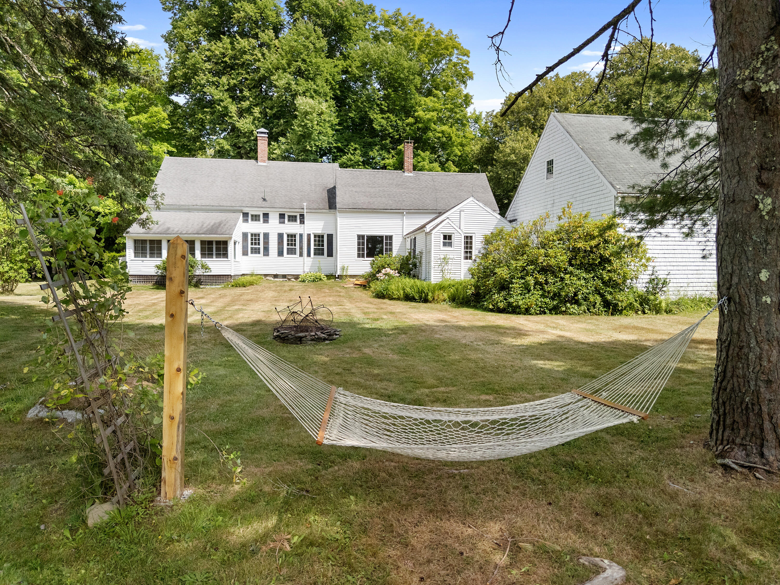 2589 Friendship Road S