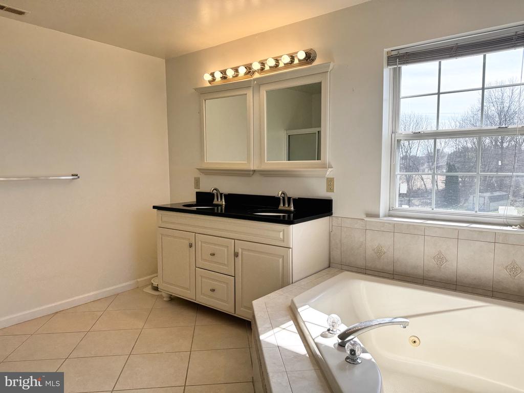 21 MEADOW LANE