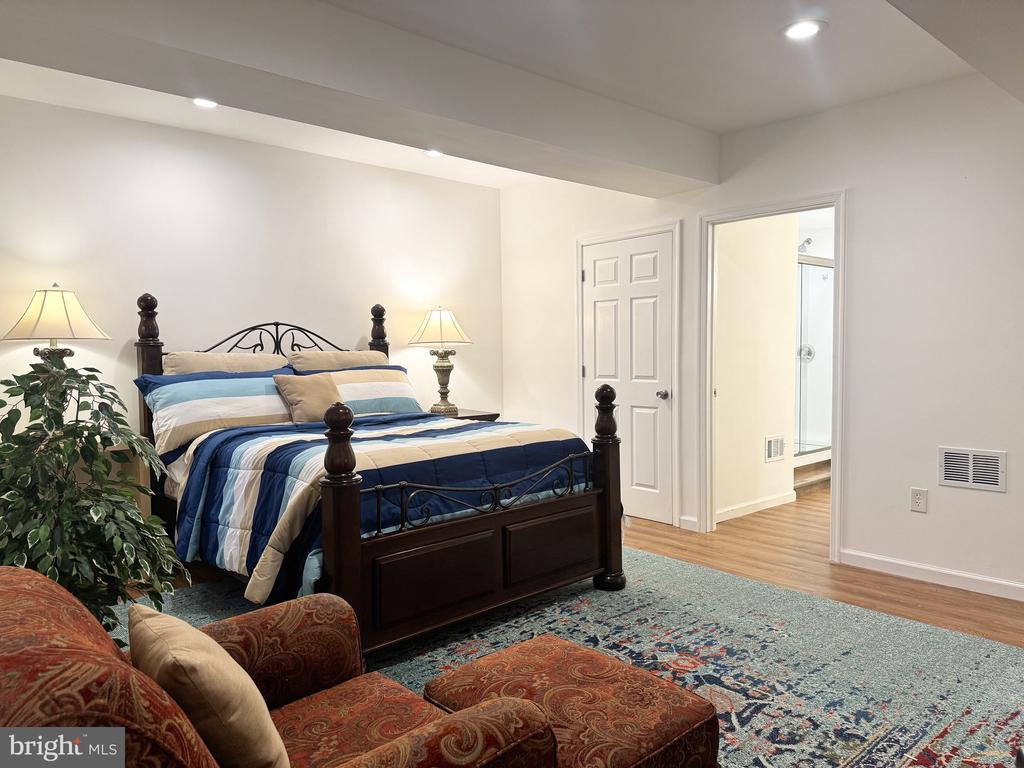 21 MEADOW LANE