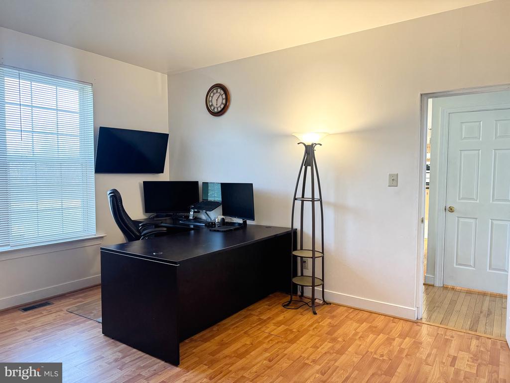21 MEADOW LANE
