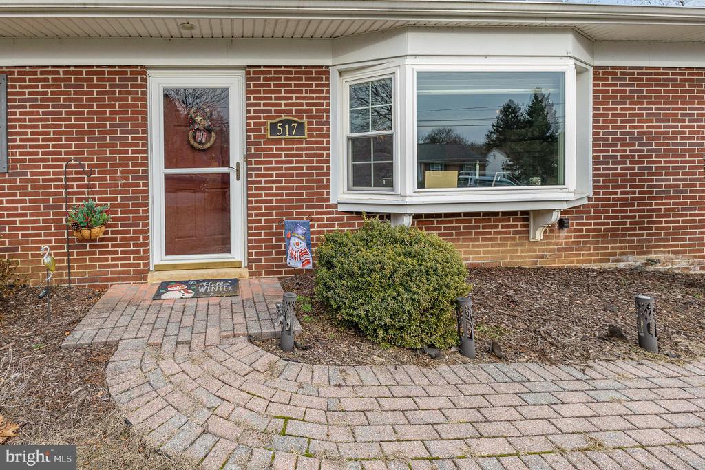 517 SARATOGA ROAD