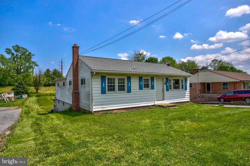 35 STRASBURG PIKE