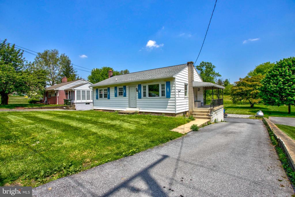 35 STRASBURG PIKE