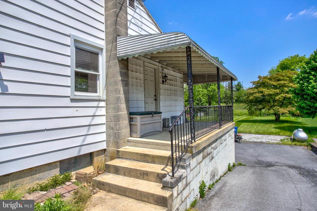 35 STRASBURG PIKE