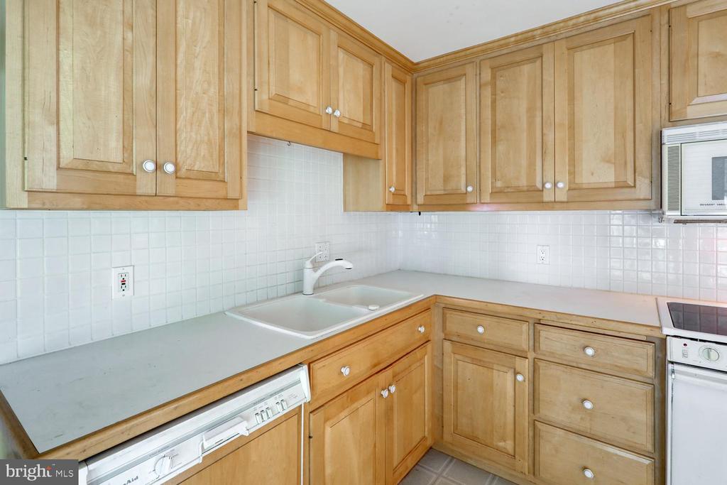 2707 KIMBERLY ROAD