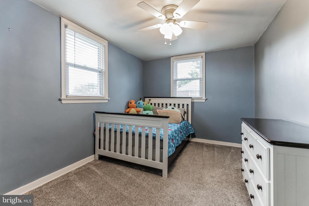 828 CEDAR LANE