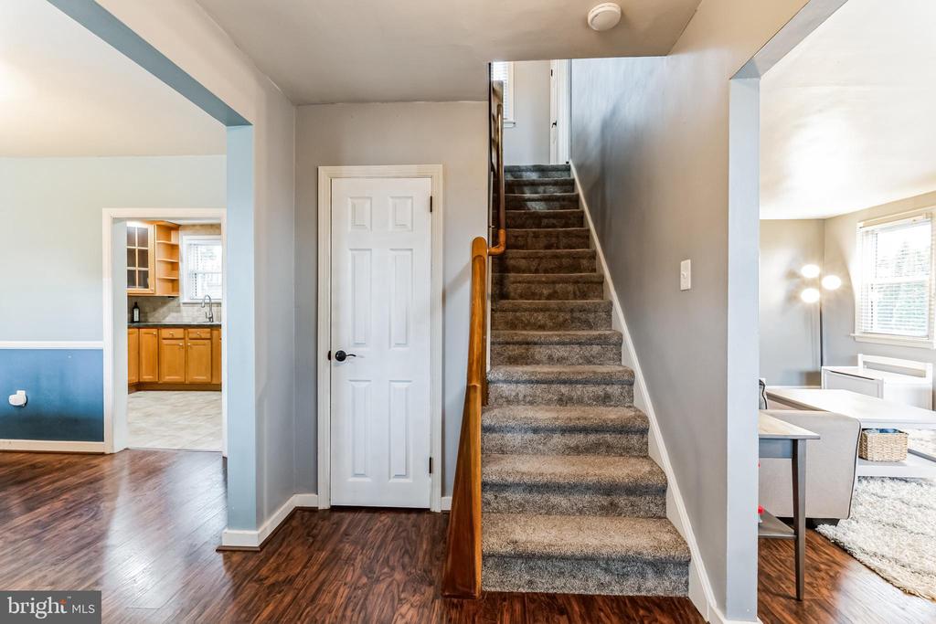 828 CEDAR LANE
