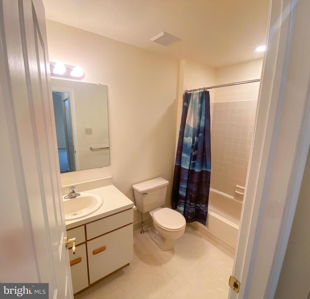 108 FOXMEADOW DRIVE Unit: CONDO 108
