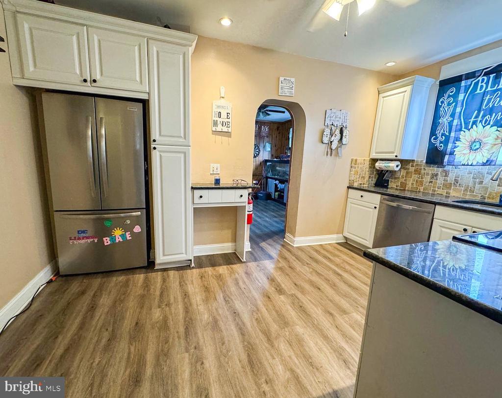 115 W BROWN STREET