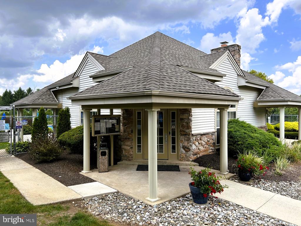1810 FOXMEADOW CIRCLE Unit: CONDO 1810