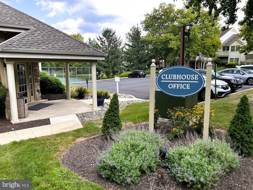 1810 FOXMEADOW CIRCLE Unit: CONDO 1810