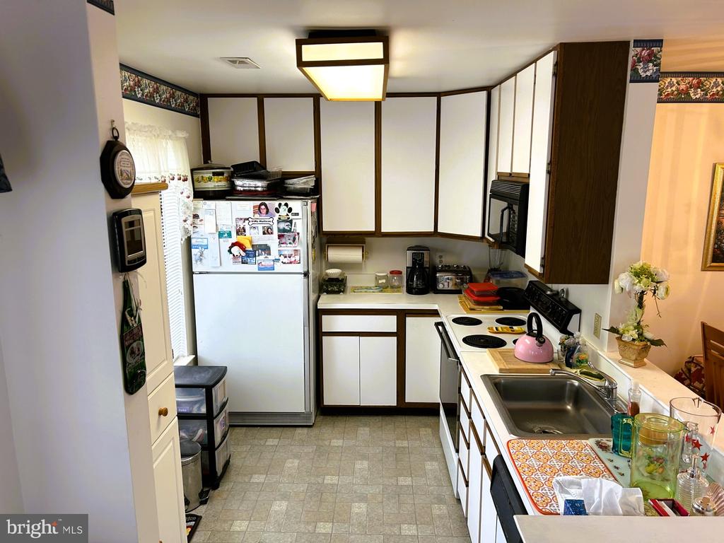 1810 FOXMEADOW CIRCLE Unit: CONDO 1810