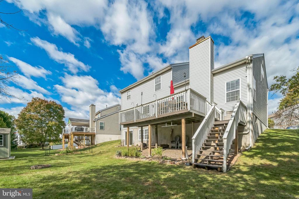 1004 BAYBERRY LANE