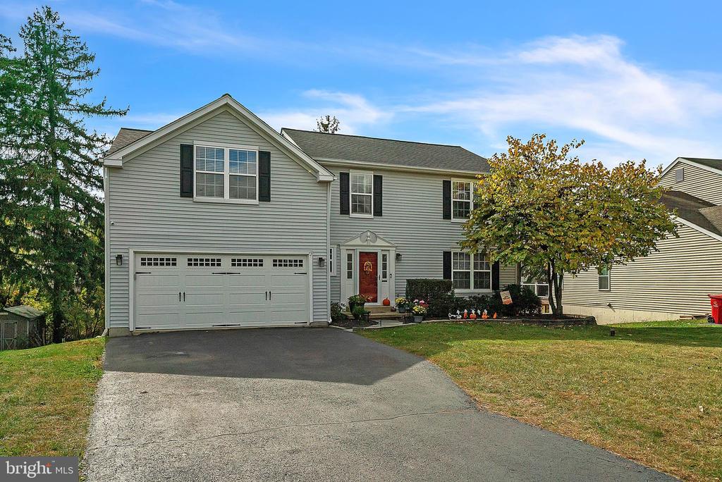 1004 BAYBERRY LANE