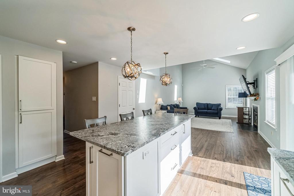 1004 BAYBERRY LANE
