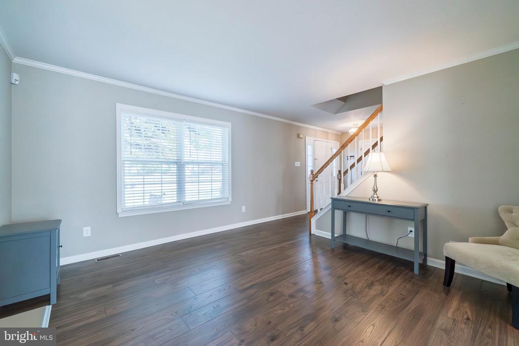 1004 BAYBERRY LANE