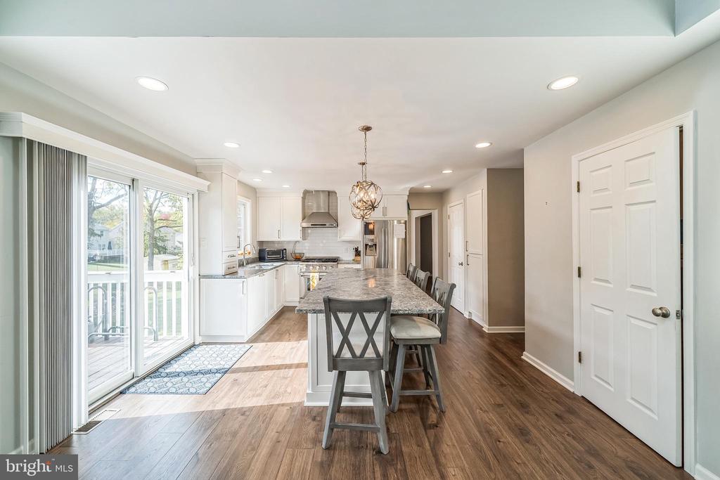 1004 BAYBERRY LANE