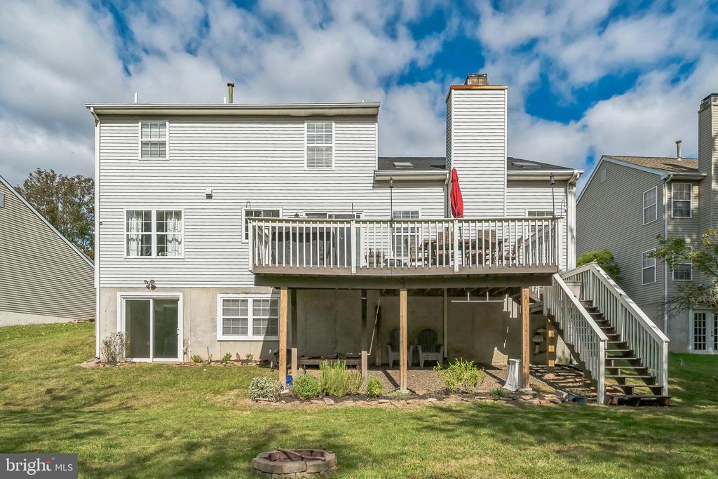 1004 BAYBERRY LANE