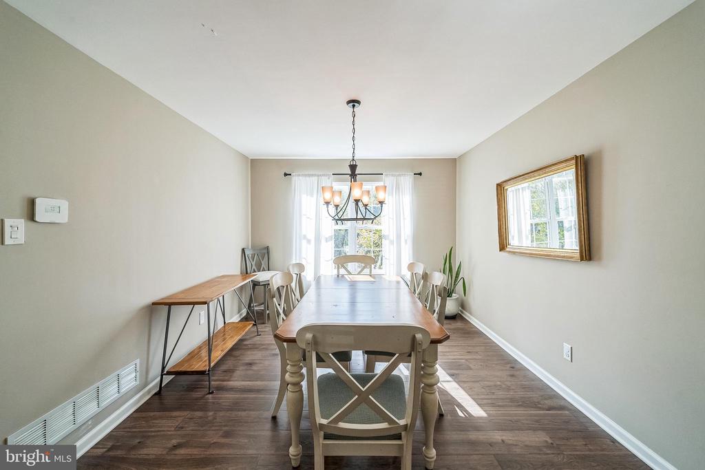 1004 BAYBERRY LANE