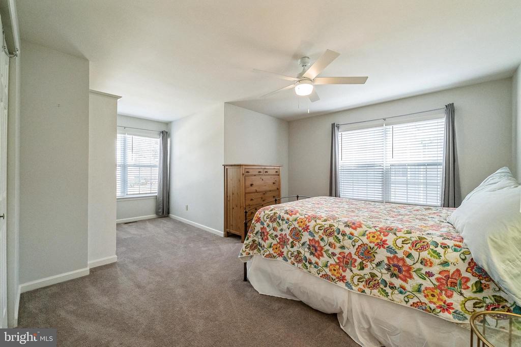 1004 BAYBERRY LANE