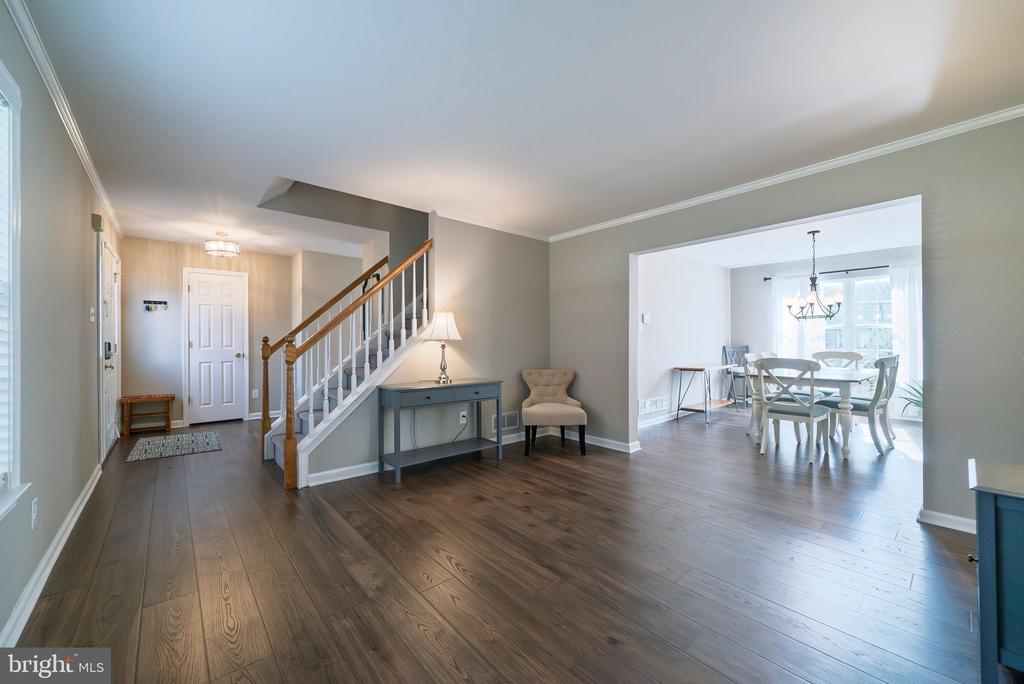 1004 BAYBERRY LANE