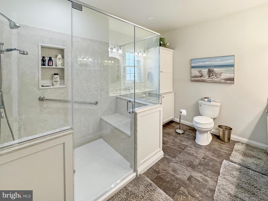 25 PEBBLE BEACH LANE