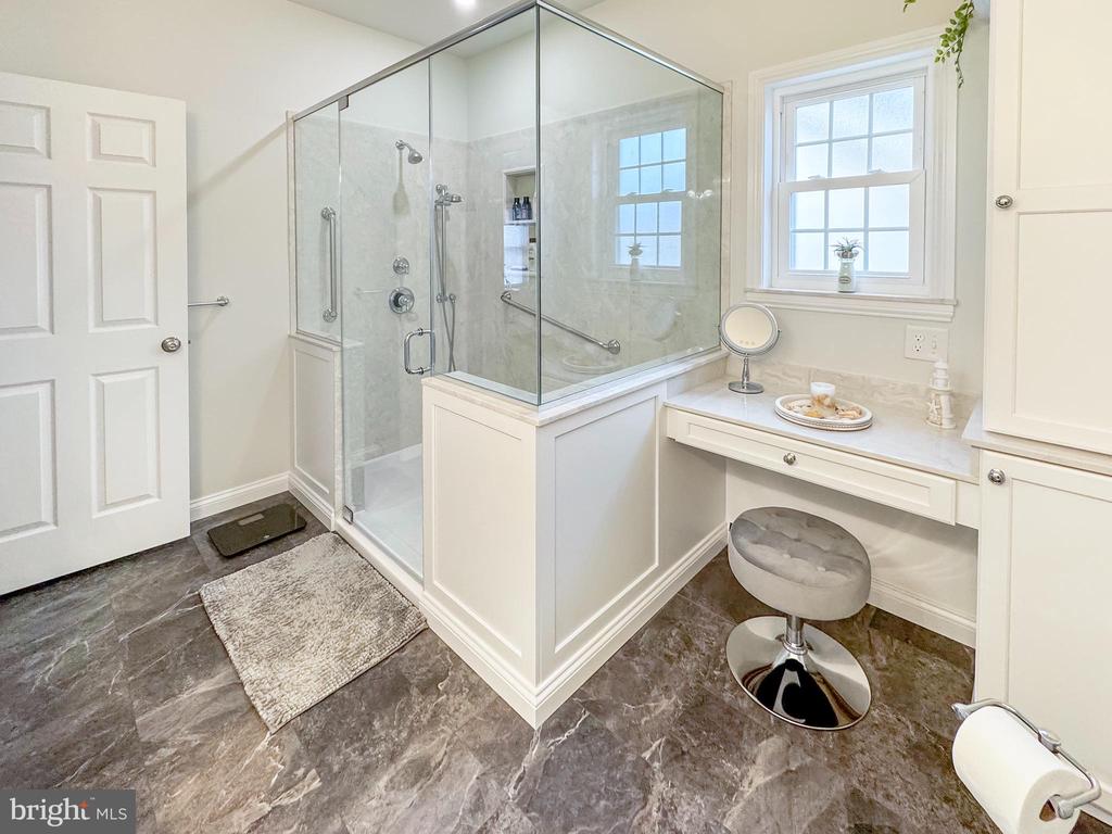 25 PEBBLE BEACH LANE
