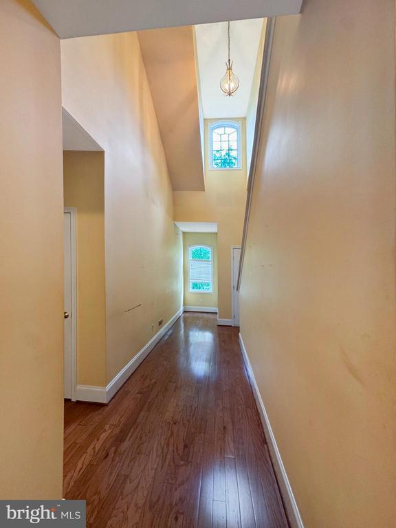 2413 SENTRY COURT