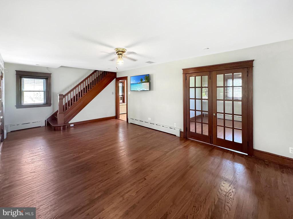 2209 N PLEASANTVIEW ROAD