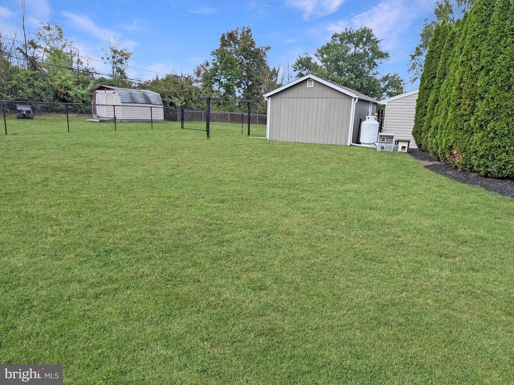 1463 LOTUS DRIVE