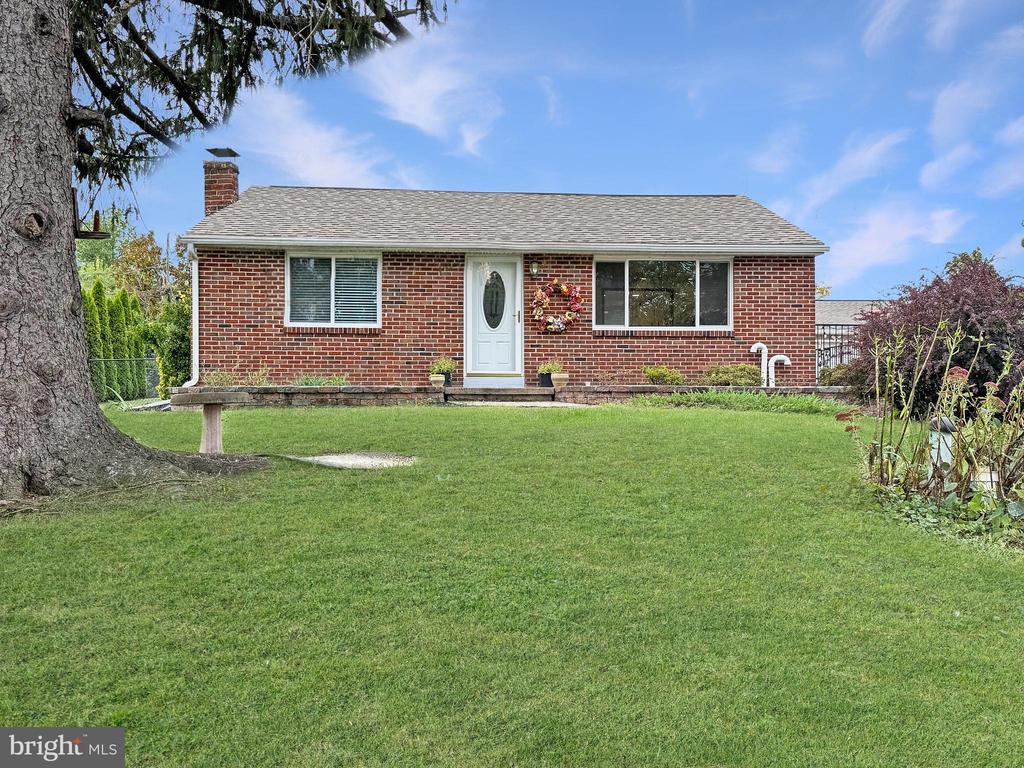 1463 LOTUS DRIVE