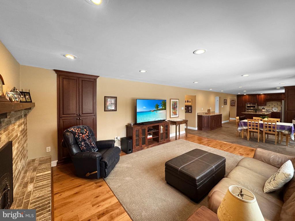 188 FREELAND DRIVE