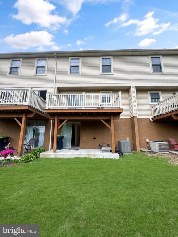 103 HOLLYTREE COURT