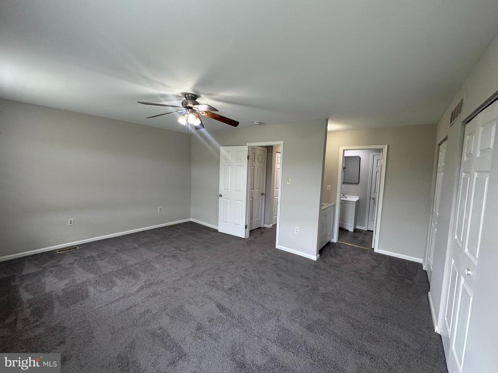 103 HOLLYTREE COURT