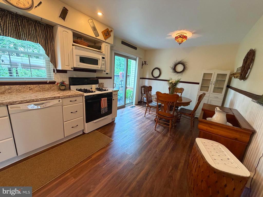 1051 BRAMBLEWOOD COURT