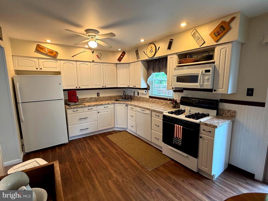 1051 BRAMBLEWOOD COURT